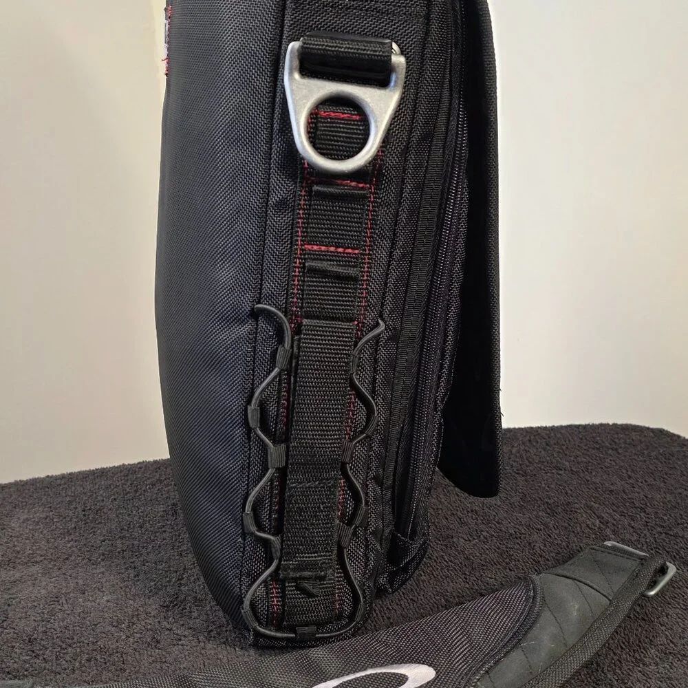 OAKLEY Industrial Tactical Field Gear Vertical Computer Laptop Bag
